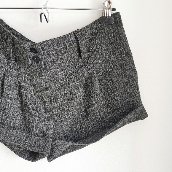 Shorts - Picture 4 of 6